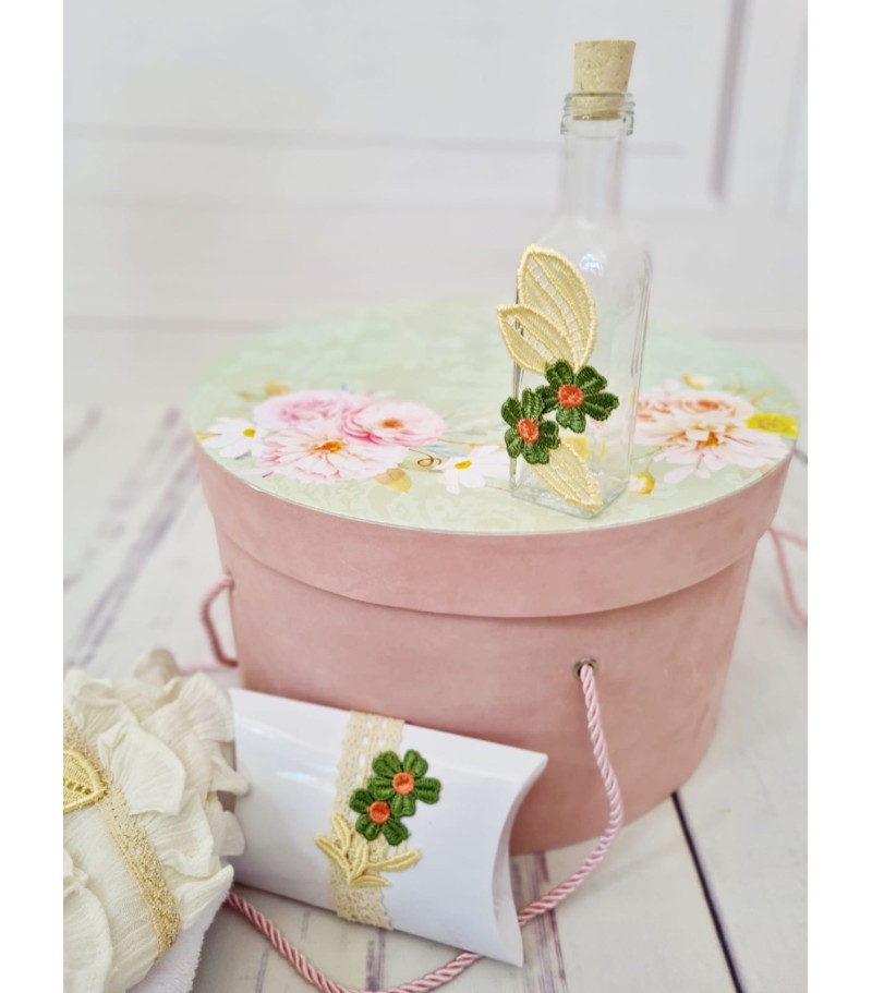 Domnica tinuta populara pentru fetite botez traditional