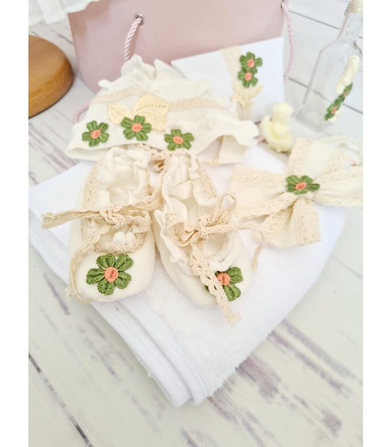 Domnica tinuta populara pentru fetite botez traditional