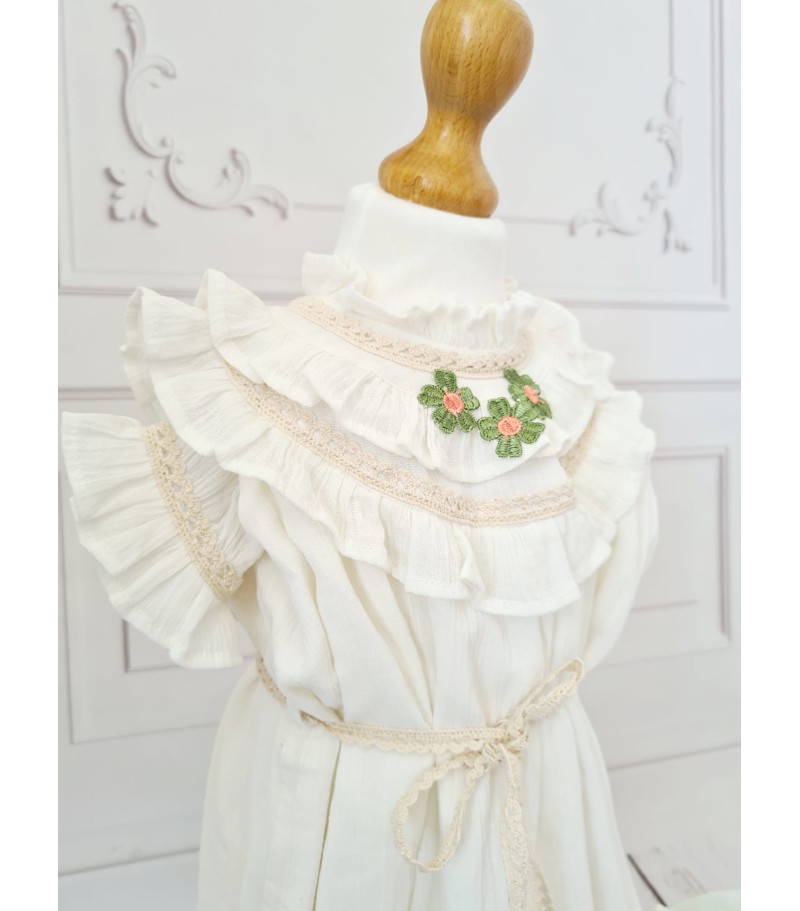 Domnica tinuta populara pentru fetite botez traditional