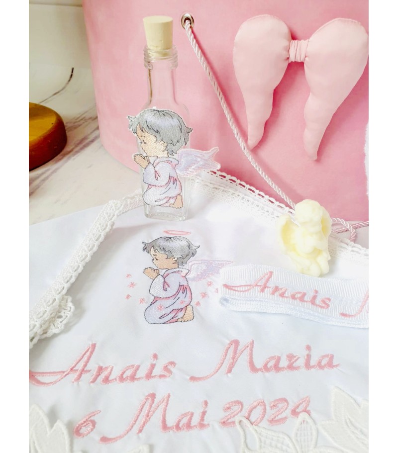 Magnolia, set complet cu trusou, cutie si lumanare pentru botez fetite