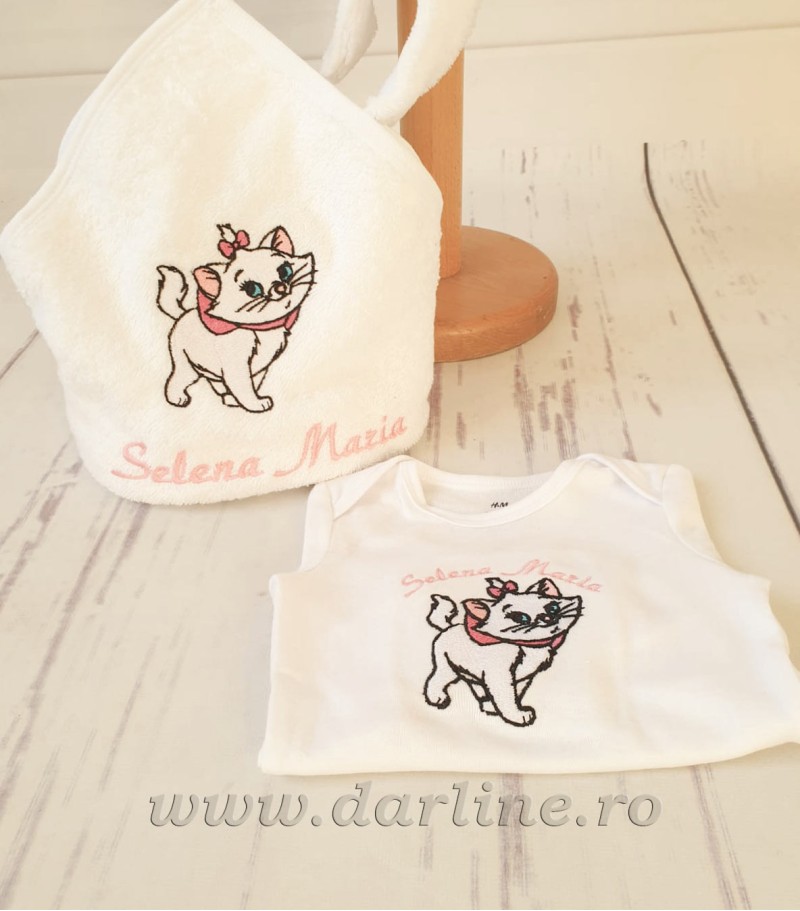 Set prima baita cu Nasii pisica Marie