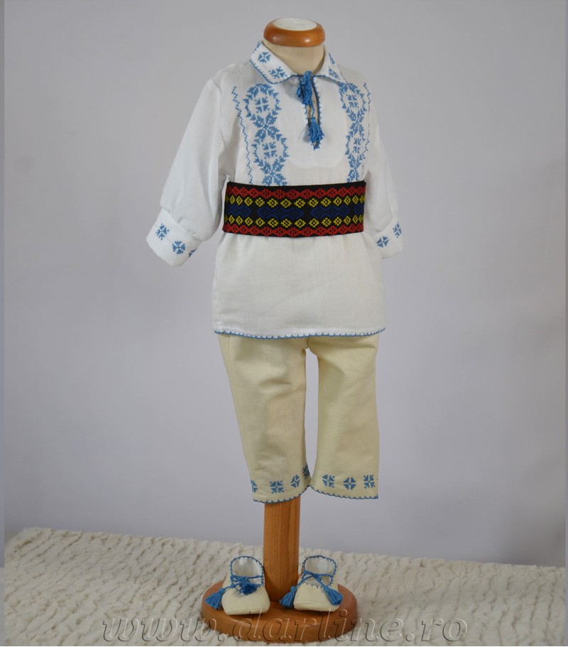 Costum popular botez Petru