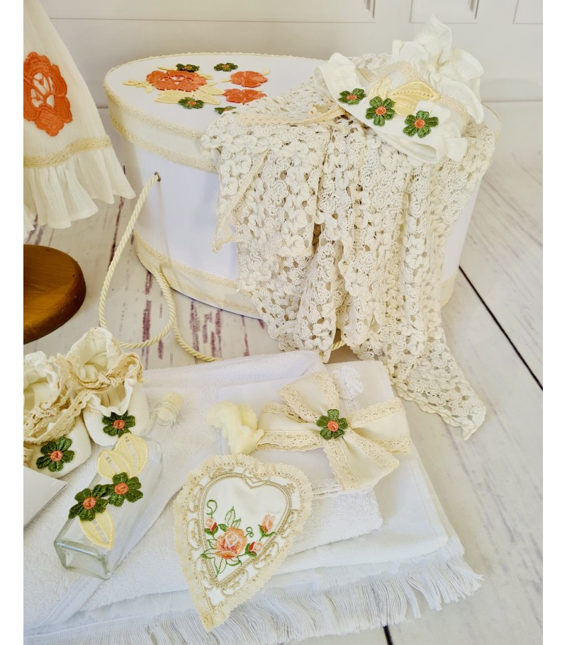 Ileana tinuta populara pentru fetite botez traditional