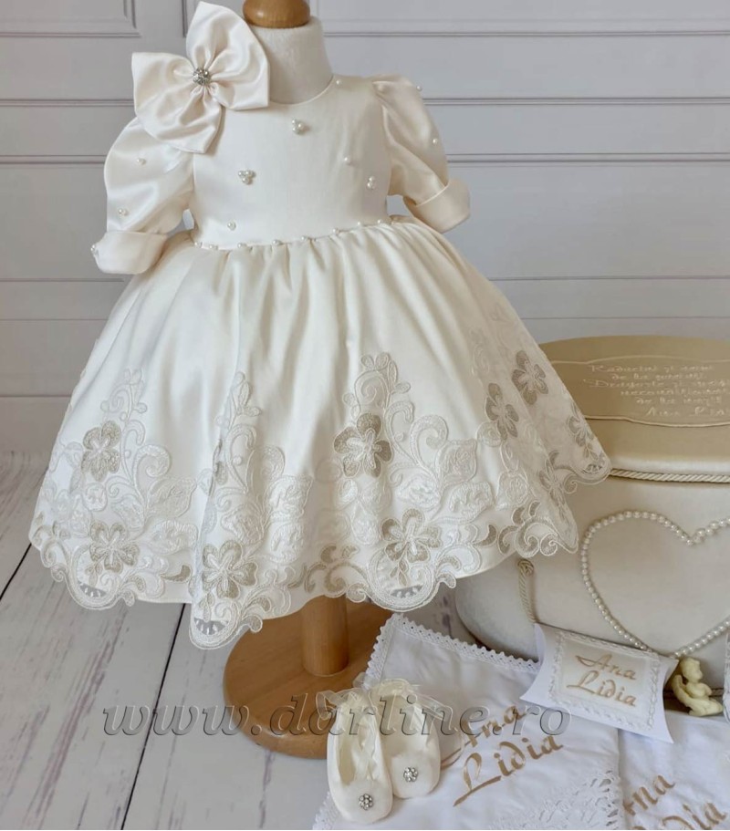 Livia, trusou complet botez fetite